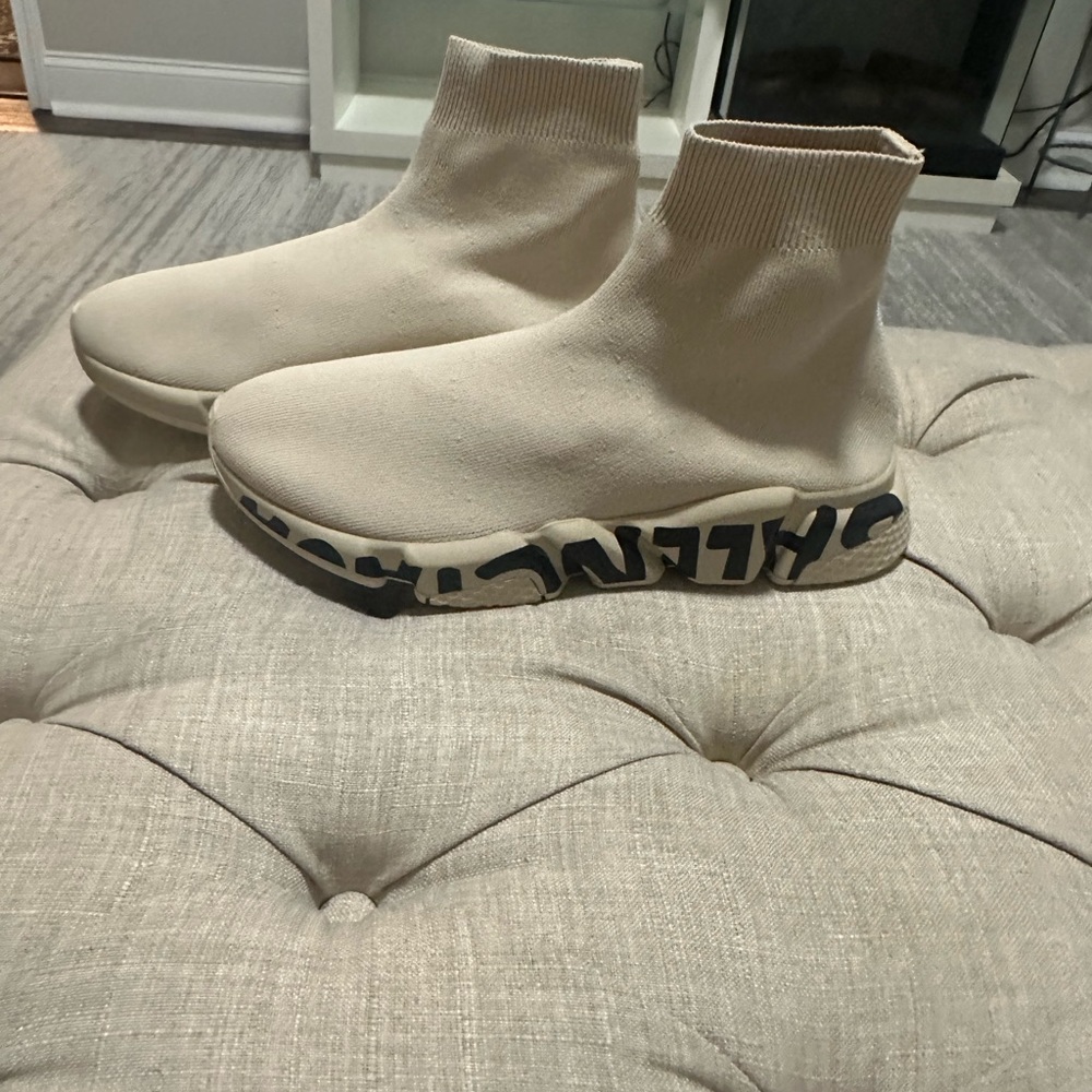 MEN'S SPEED RECYCLED KNIT GRAFFITI SNEAKER IN BEIGE